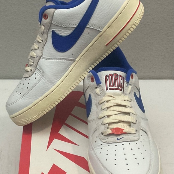 Size US 10 / EUR 42 ( WMNS) NIKE AIR FORCE 1 - DR148-100 , White / Blue, Leathe - Picture 2 of 8